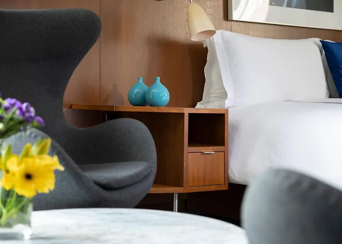 6 Columbus Central Park Hotel